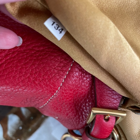 Stunning red leather Prada bag. - Picture 5 of 11